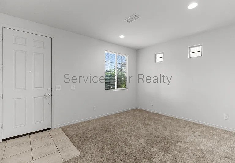 9031 W San Juan Ave — Photo 4