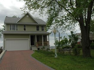 793 Riverside Dr, Arnold, MD 21012