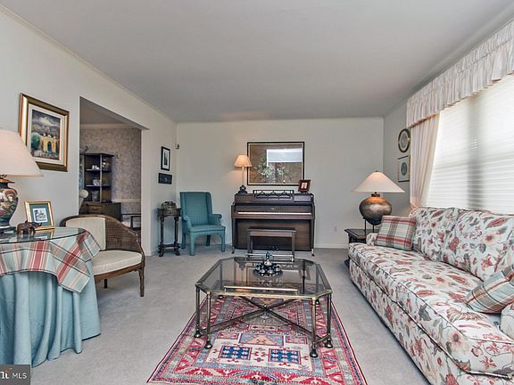 4th image of 2050 Cottonwood Dr