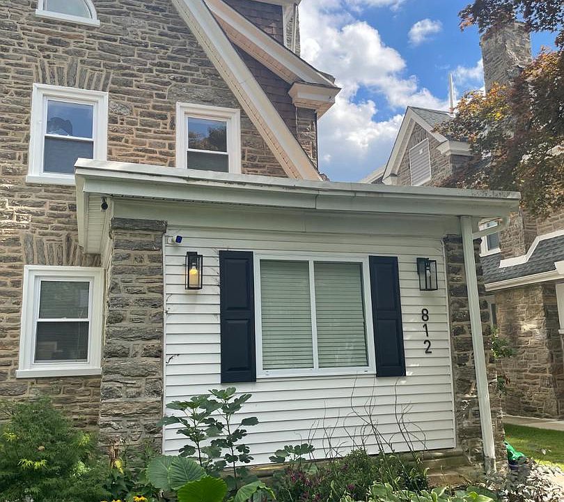 1st image of 812 E Phil Ellena St