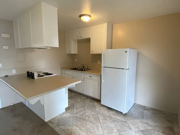 245 S Pacific Ave — Photo 1