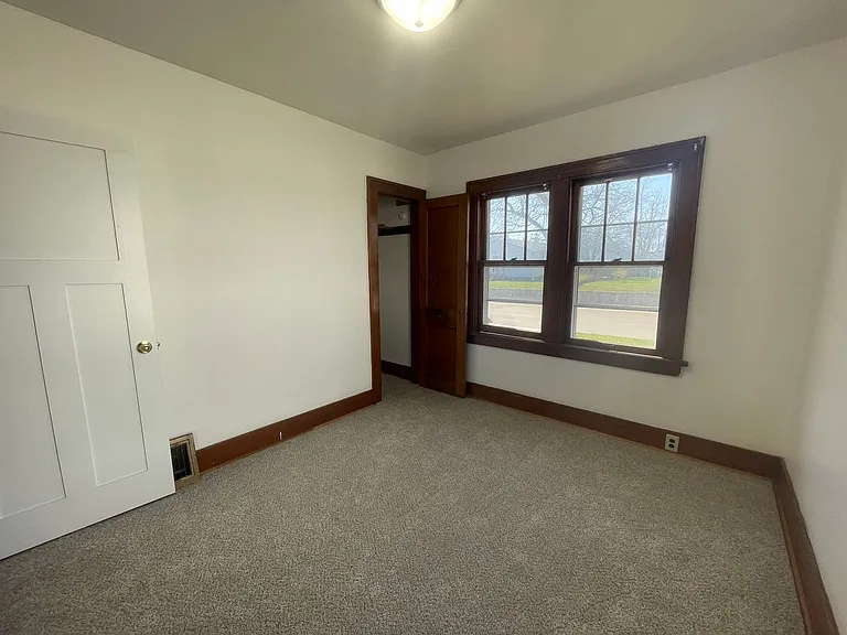 908 E Anson St — Photo 5