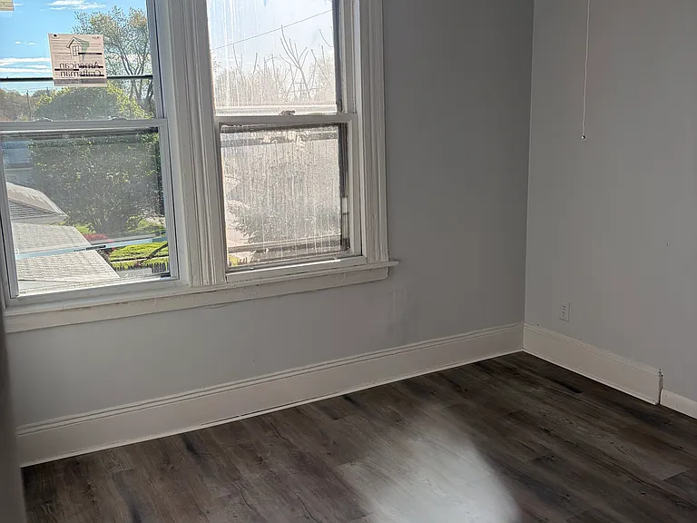 75 Pinehurst Ave #2E — Photo 5