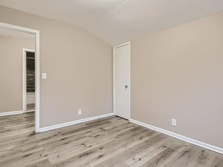 120 Roberts Rd — Photo 20