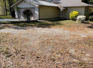 97 Spears Ln, Hartwell, GA 30643