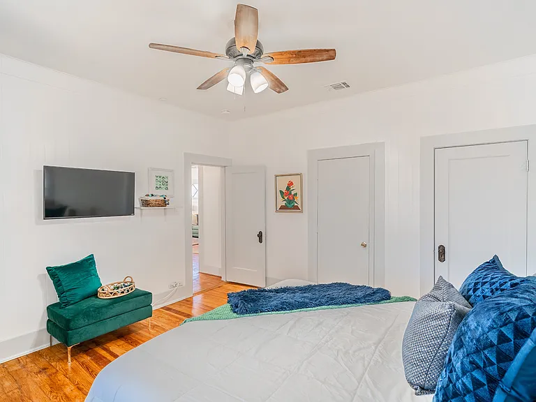 475 E French Pl — Photo 22