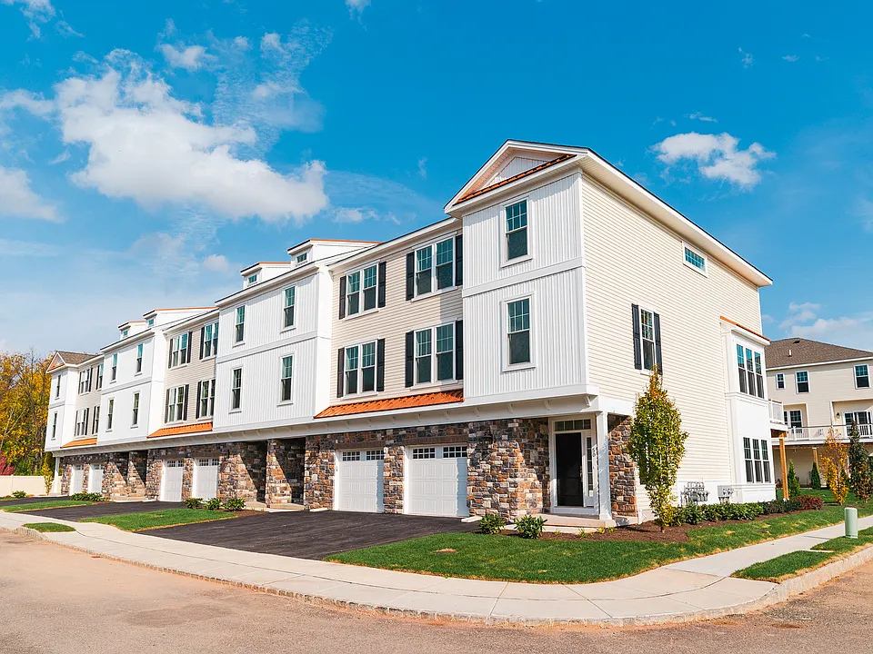 58 Village Station Cir