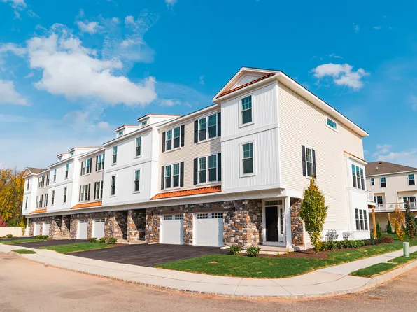 100 Village Station Cir, Plymouth Meeting, PA 19462