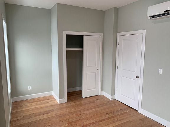 5th image of 533 Clinton Ave Unit 2