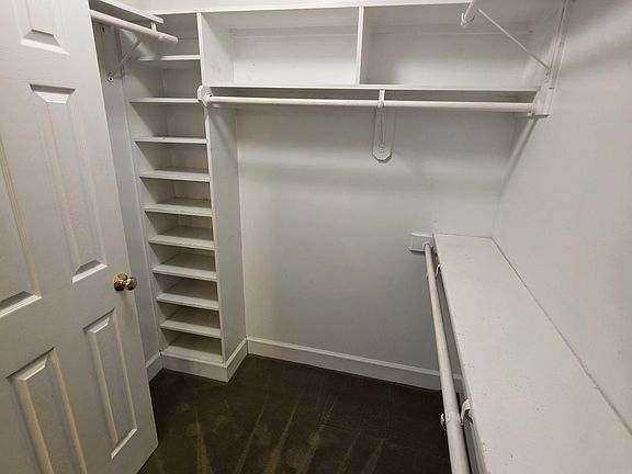 2nd image of 33 Chestnut Bluffs Ln