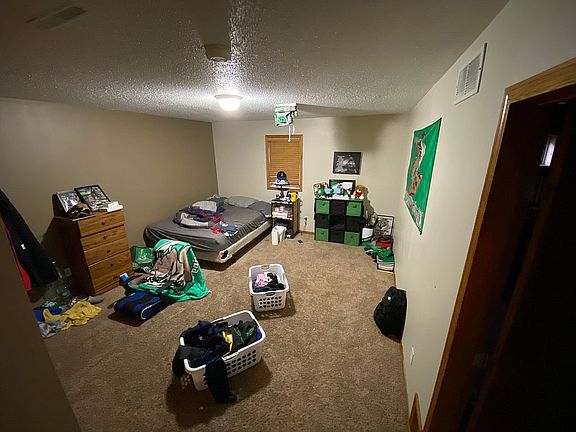 5th image of 305 23rd Ave NE