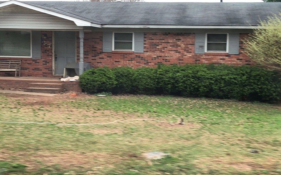 2nd image of 27 Vickie Ln