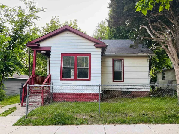 325 Webster Ave, Rockford, IL 61102