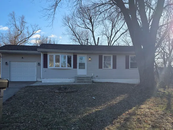 2501 W 57th St, Davenport, IA 52806
