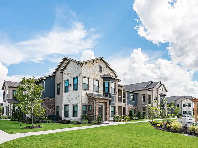 Cortland Luxe Shadow Creek — Photo 33