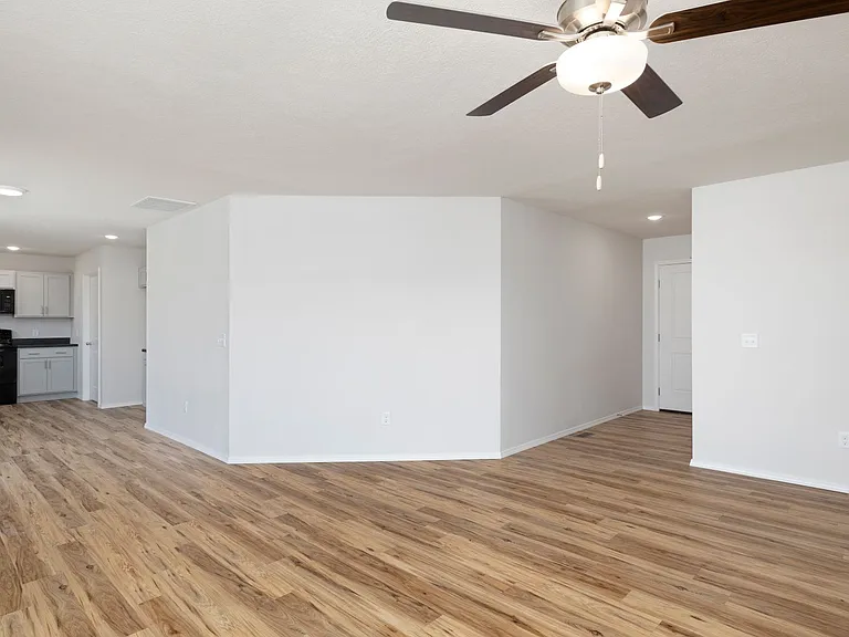 781 W Navajo St — Photo 9