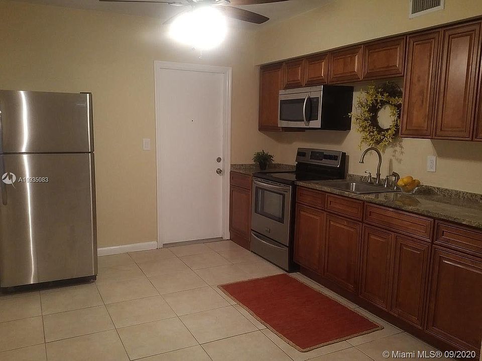 2nd image of 1112 NE 10th St #1-2