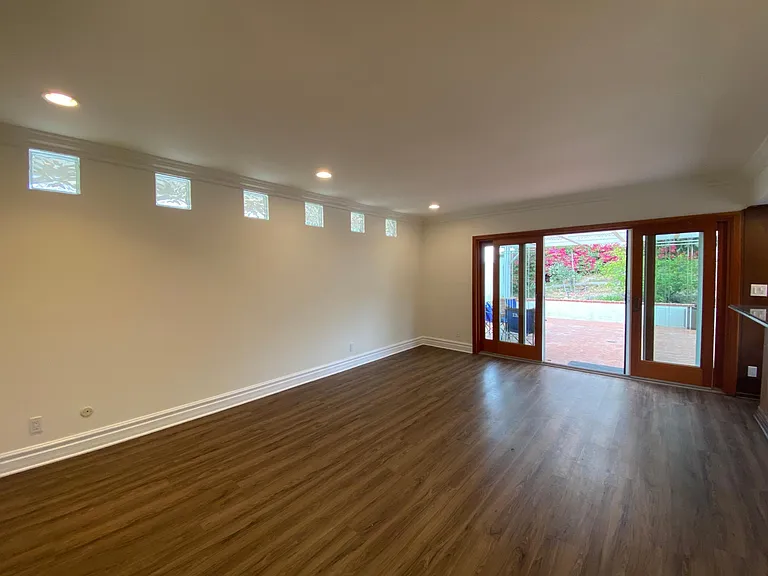 22539 Waterbury St — Photo 19