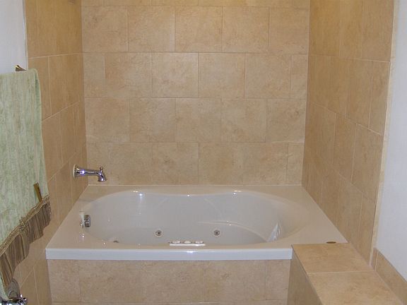 Oversized Jacuzzie Master Bath Tub