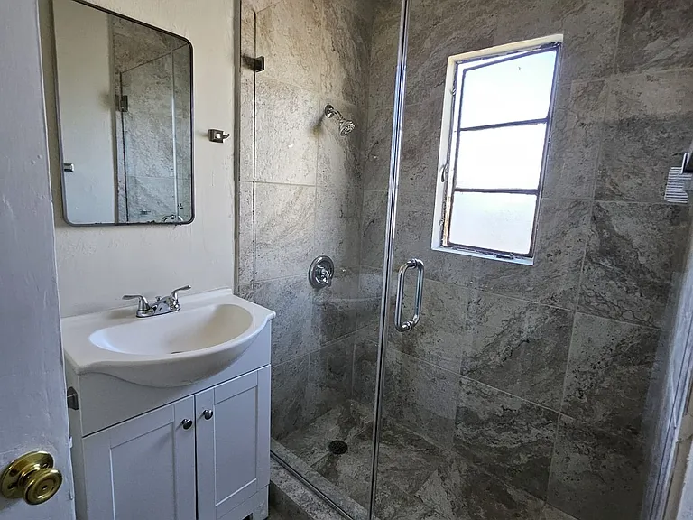 1325 S Casino Center Blvd — Photo 5