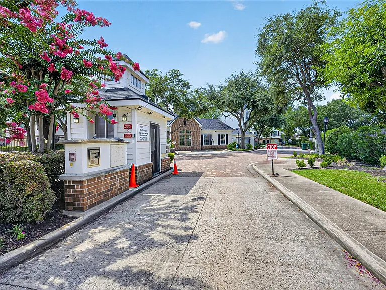 9200 Westheimer Rd #1102 — Photo 16