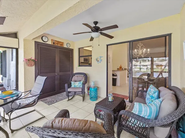 72 Via De Casas Norte N, Boynton Beach, FL 33426