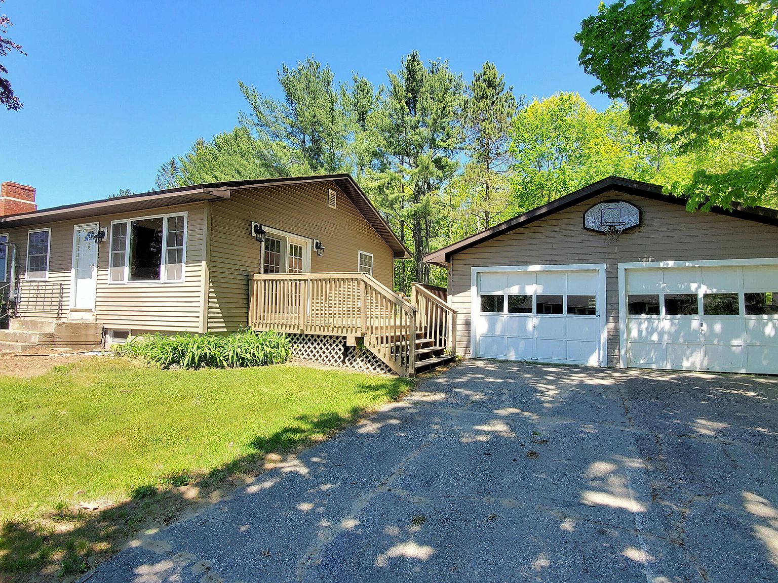 422 Peltoma Avenue, Pittsfield, ME 04967 Zillow