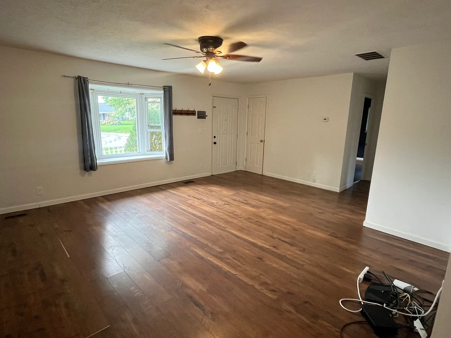 3 bed, 1188 sqft, $2,095 — Photo 2