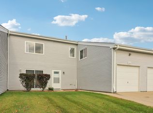 1900 Basswood Ln, Glendale Heights, IL