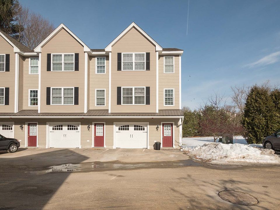 15 Townsend Drive, End Unit