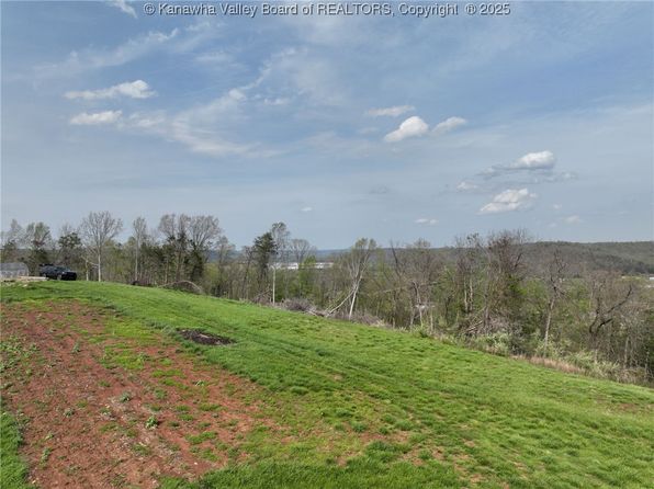 6 Red Knob Rd, Fraziers Bottom, WV 25082