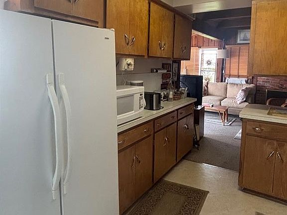 5th image of 680 Point Pelee Dr