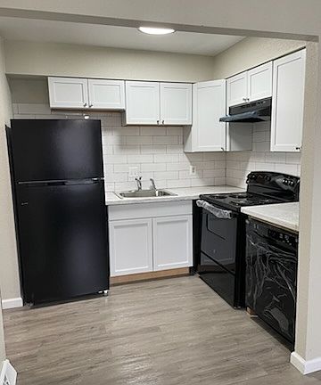 3rd image of 615 E Thompson Rd APT 3