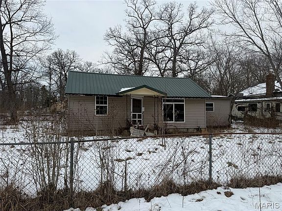 2nd image of 557 Gallatin Dr