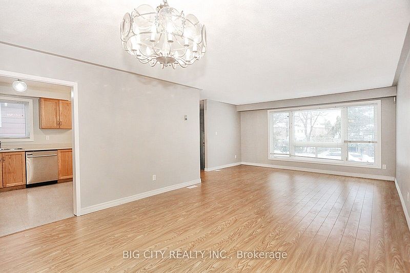 Toronto House for rent - 4 Bedrooms — photo 2