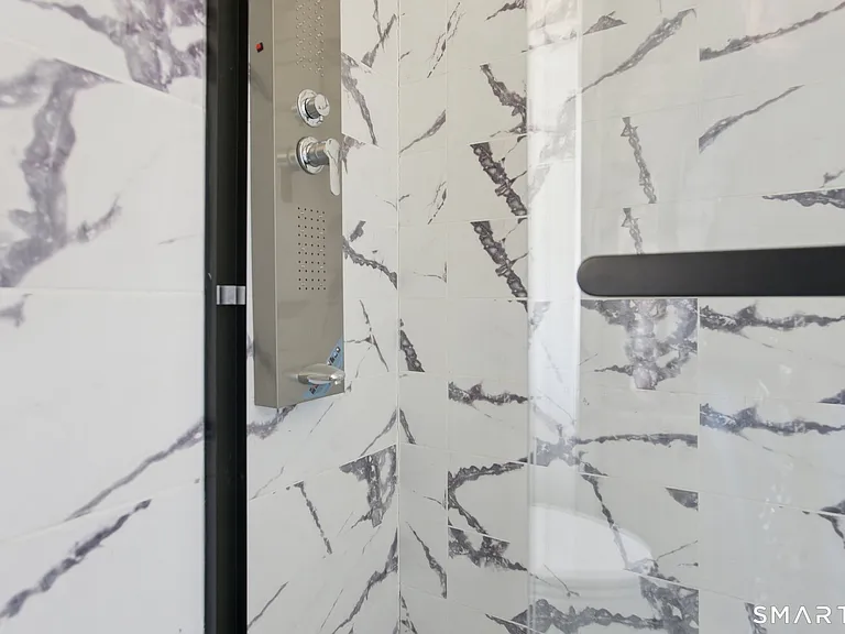 219 Bank St #3 — Photo 14