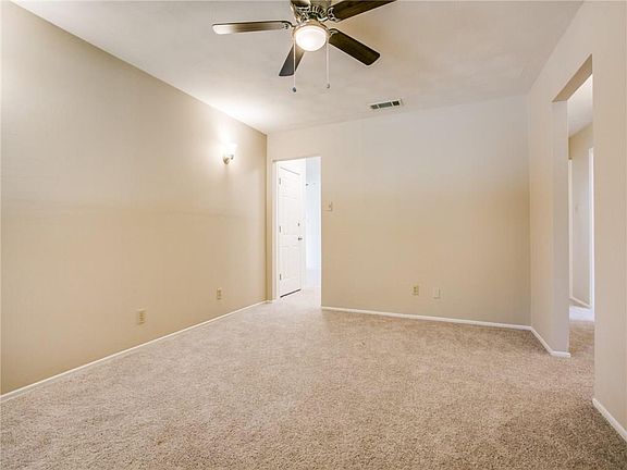 3rd image of 2313 Royal Dr