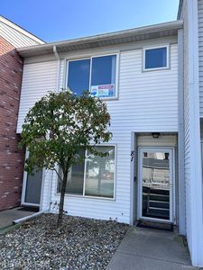 81 Rosebud Ln, Mount Clemens, MI, 48043