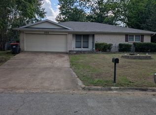 355 32nd St NE, Paris, TX 75460