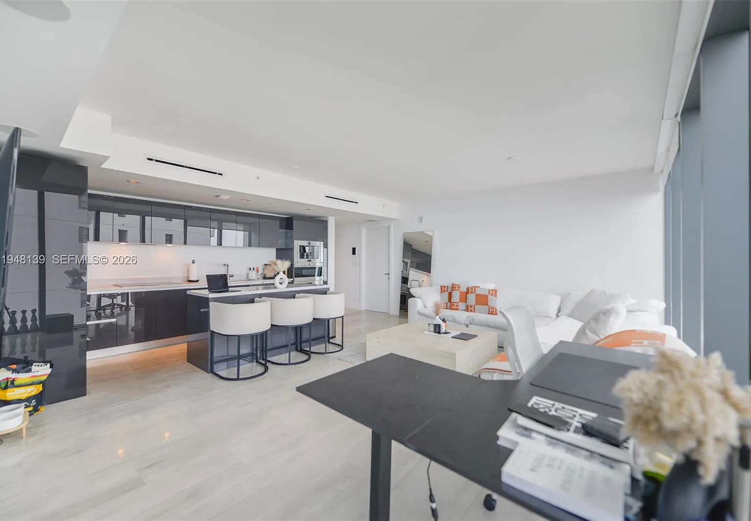 2 bed, 2.0 bath, 1137 sqft, $8,500 — Photo 4