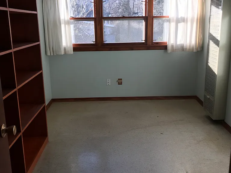 1525 Van Buren St — Photo 7