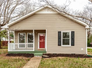 1003 S Russell St, Portland, TN 37148