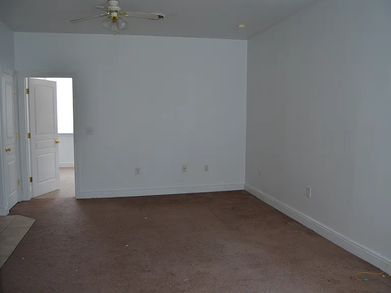 907 Bowe St #B — Photo 3
