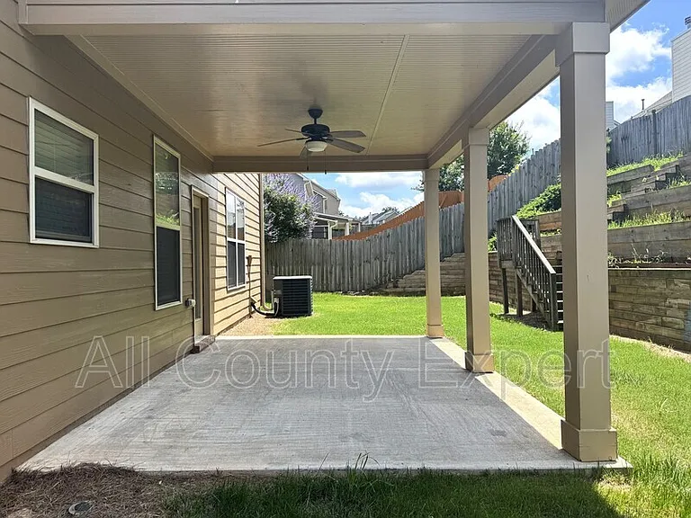 5065 Rialto Way — Photo 24