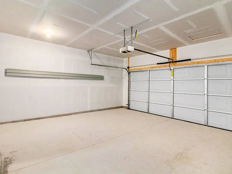 225 Wildflower Dr — Photo 6