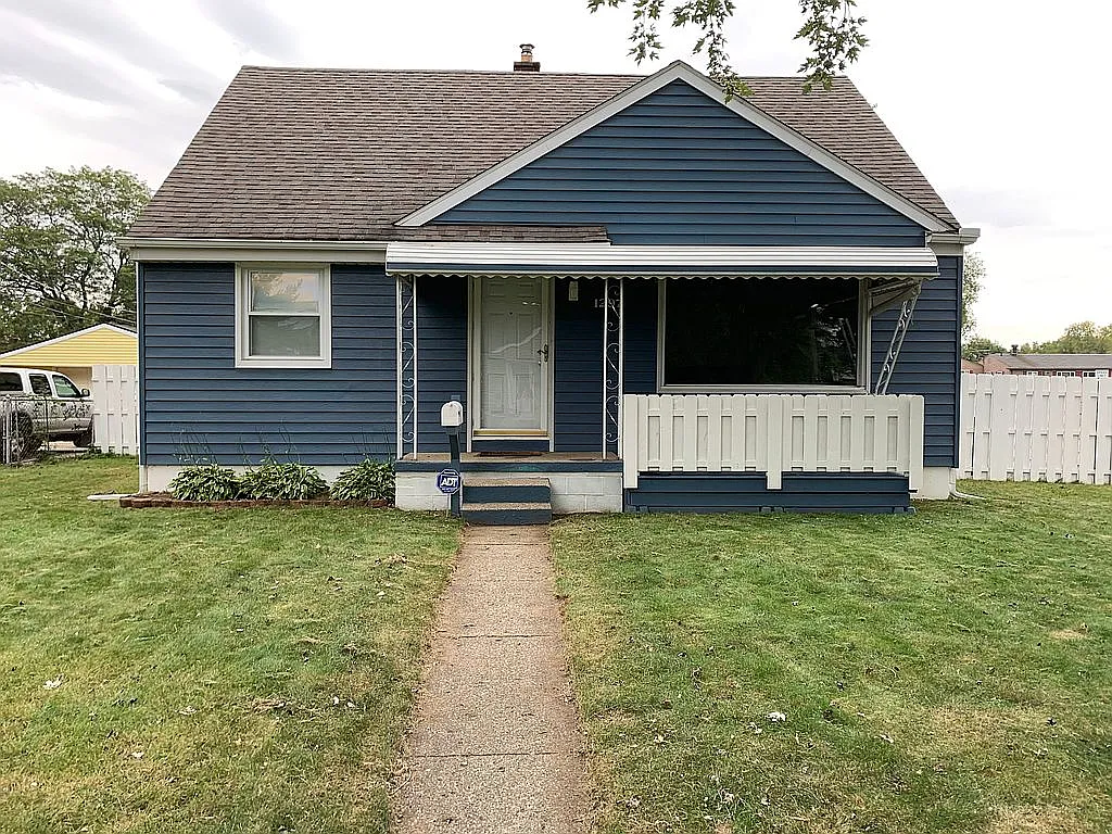 1297 Lester Ave photo 1