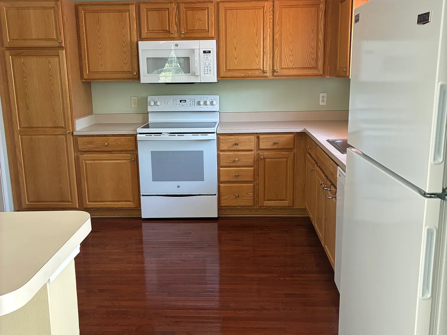 2 bed, 1580 sqft, $2,300 — Photo 3