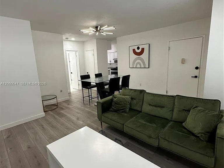 316 Surfside Blvd #1 — Photo 1