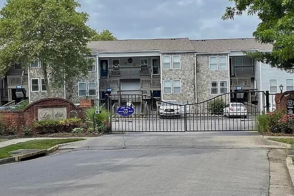 1st image of 2414 Lake Park Rd APT 4303