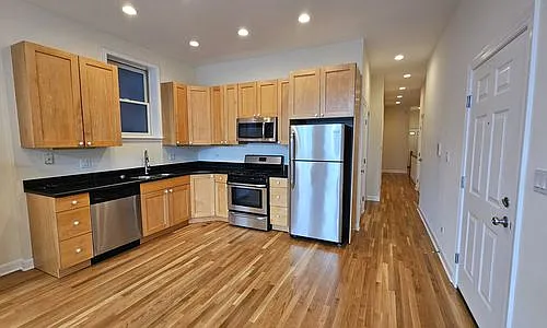 511 N Hartland Ct #1 — Photo 3